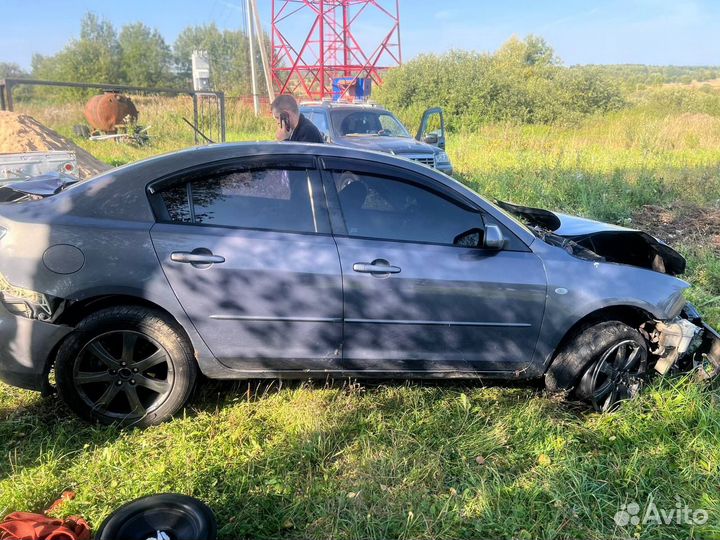 Mazda 3 1.6 МТ, 2008, битый, 370 000 км