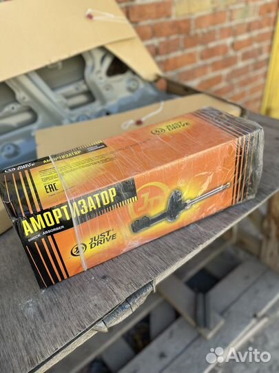 Стойка передняя Civic 4d