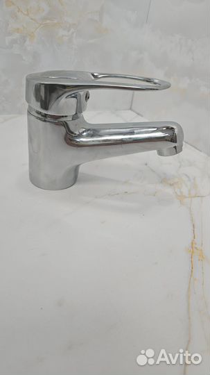 Смеситель для раковины Edeny Е3705В хром