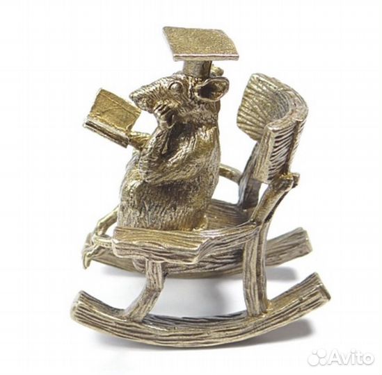 Статуэтка Крыс ученый на кресле