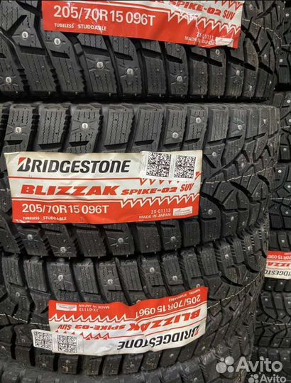 Bridgestone Blizzak Spike-02 SUV 205/70 R15