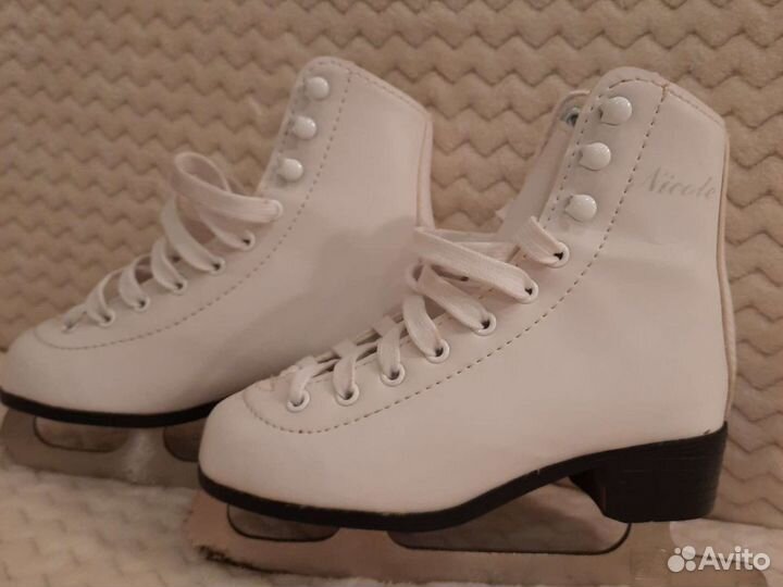Коньки фигурные детские (на р.28/29)