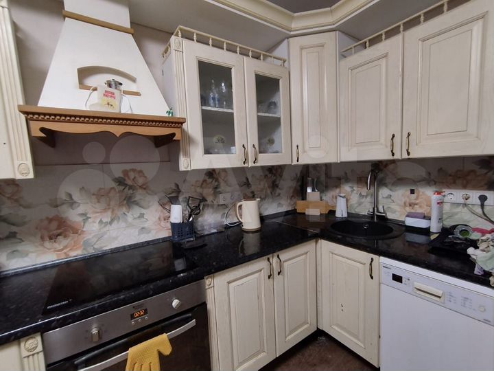 Комната 16 м² в 2-к., 25/27 эт.