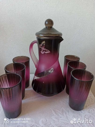 Кувшины из цветного и прозрачного стекла