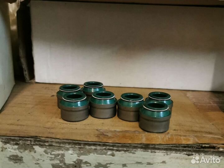 Колпачки маслосъёмные D-10 8.03202.0004