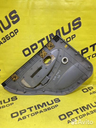 Обшивка двери задняя правая Kia Rio седан A5D 2001