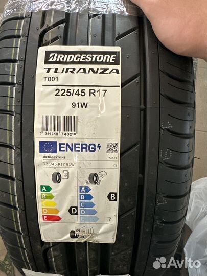 Bridgestone Turanza T001 225/45 R17 W