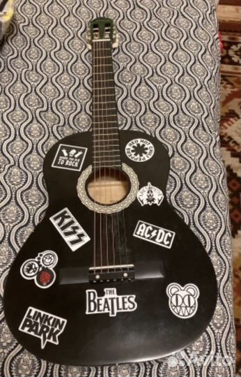 Акустическая гитара