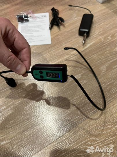 Головной микрофон UHF