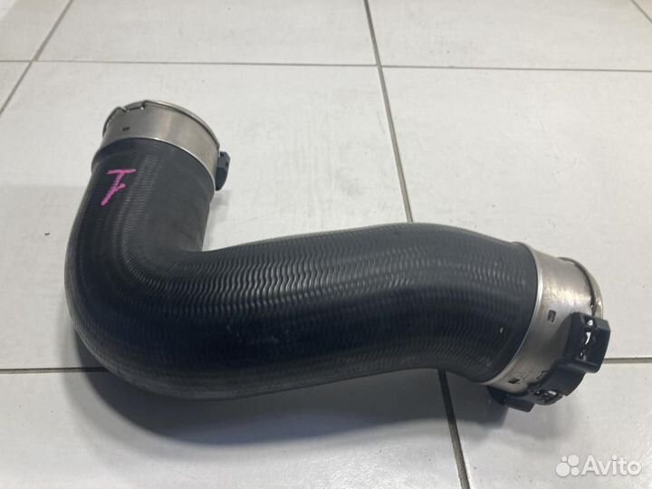 Патрубок интеркулера Infiniti Q50 V37