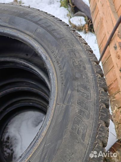 Bridgestone Ice Cruiser 7000 215/65 R16 98T