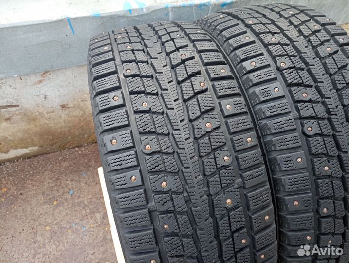 Dunlop SP Winter Ice 01 205/55 R16