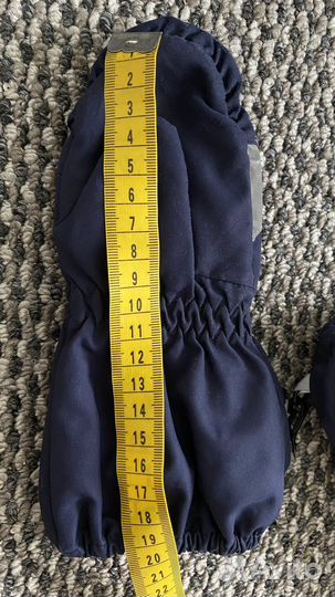 Варежки детские lassyе