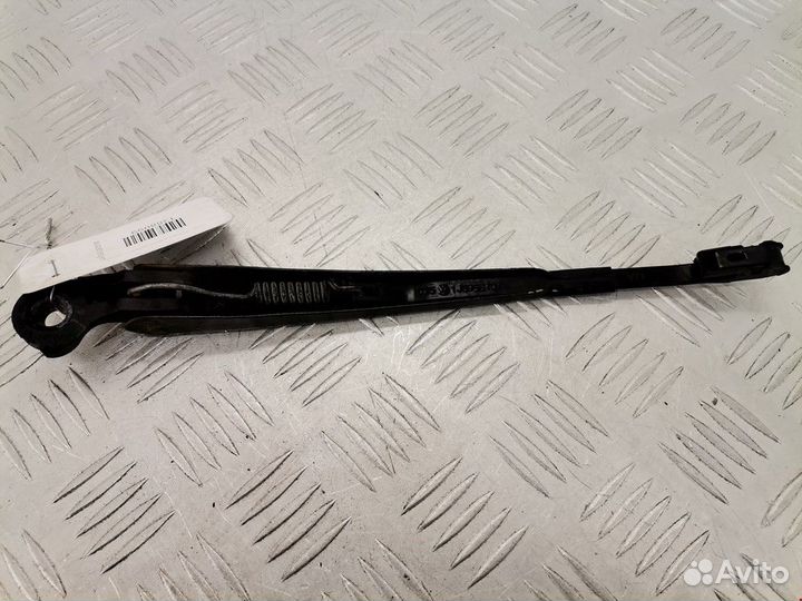 Щеткодержатель задний Volkswagen Passat B5 рест