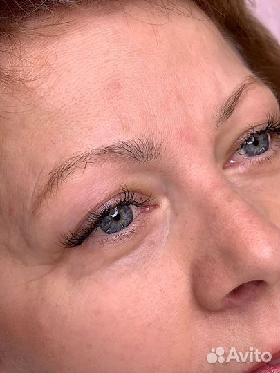 Микроблейдинг бровей, волосковая техника