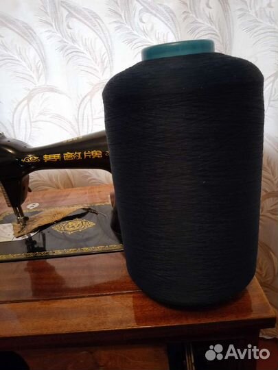 Катушка ниток огромная