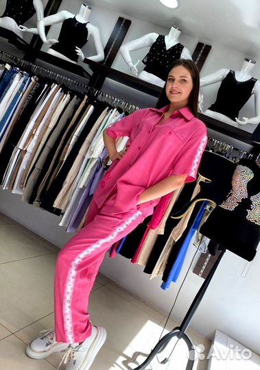 Костюмы новые люксовые