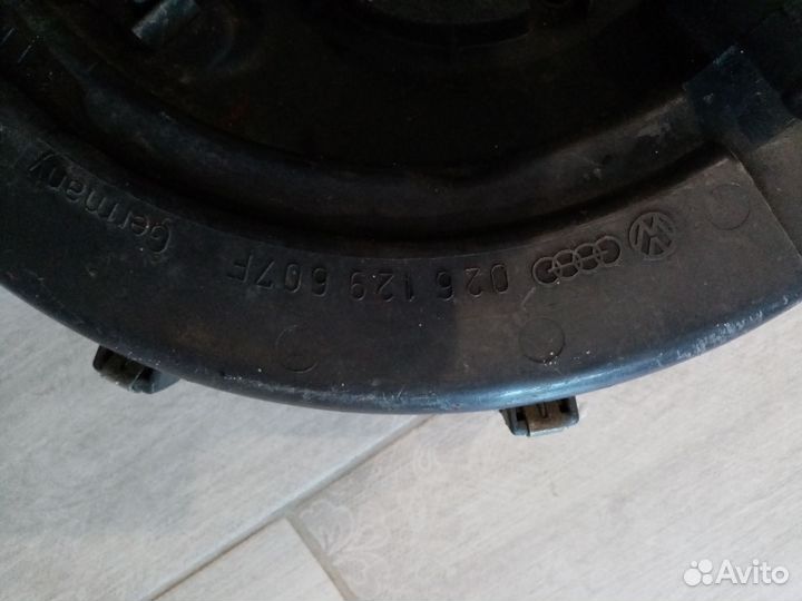 Корпус воздушного фильтра audi 100/80