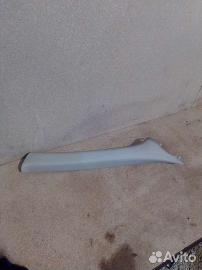 Пластик передней стойки кузова Nissan Almera G15