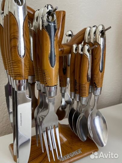 Набор вилок и ложек