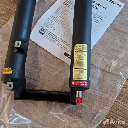 Вилка sr suntour epixon 27.5 100mm remote lockout