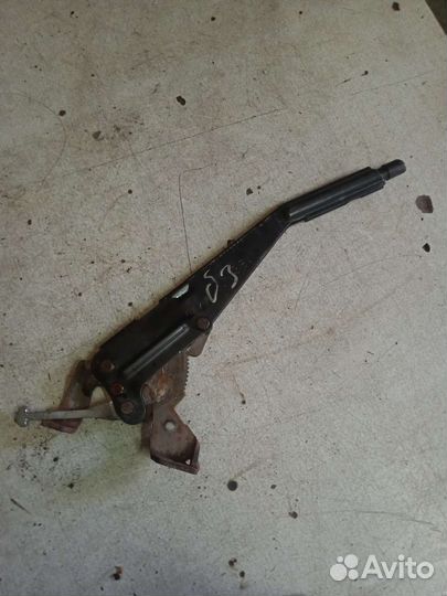 Рычаг стояночного тормоза Volkswagen Passat B3