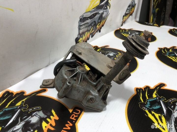 Мотор стеклоочистителя Audi Coupe 1985