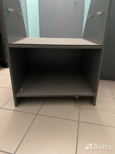 Ветрина-стелаж