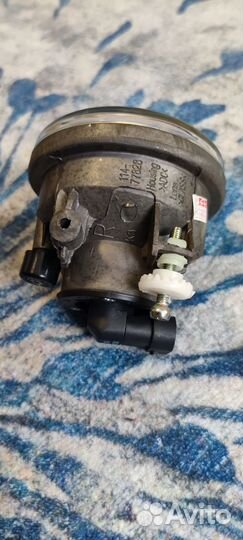 Фара противотуманная правая Toyota Prius nhw20