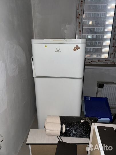 Холодильник, стиральная машинка, телевизор