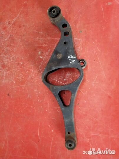 Рычаг подвески Nissan Primera P12