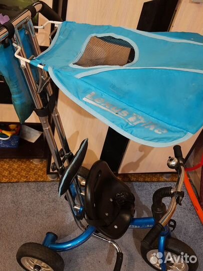 Детский велосипед с ручкой