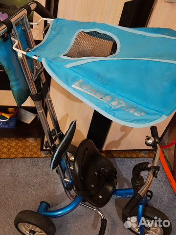 Детский велосипед с ручкой