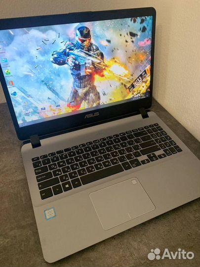 Asus i5-7200U/8GB/SSD240/Geforce MX110/FullHd