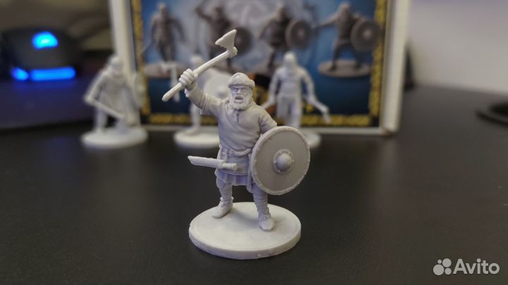 Миниатюры 28 мм 