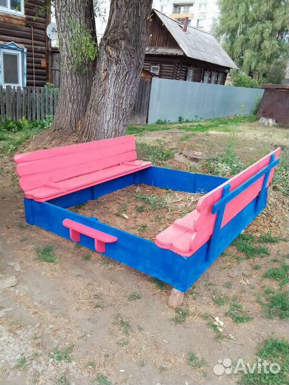 Песочница с крышкой