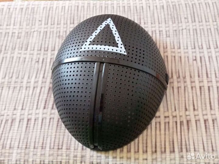 Маска из игры кальмаров треугольник