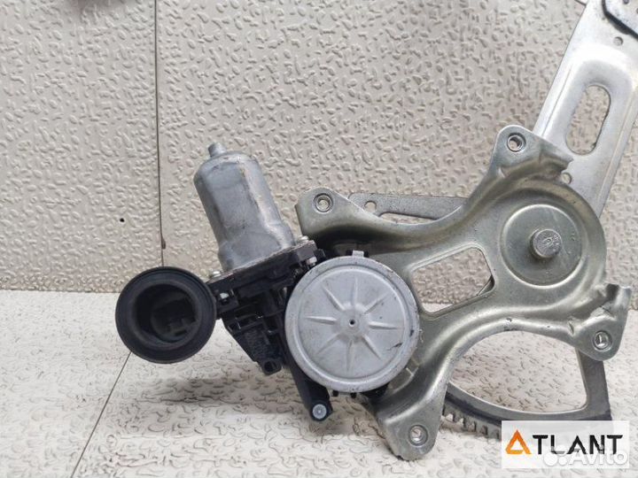 Стеклоподъемник задний правый toyota prius