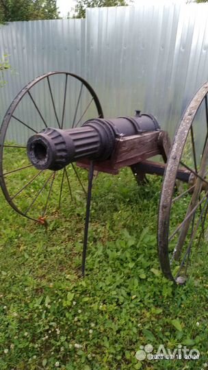 Декоративная Пушка и Старинный чугунный утюг