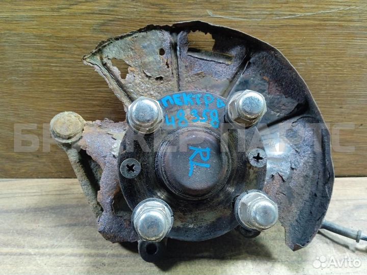 Кулак задний левый Киа Спектра