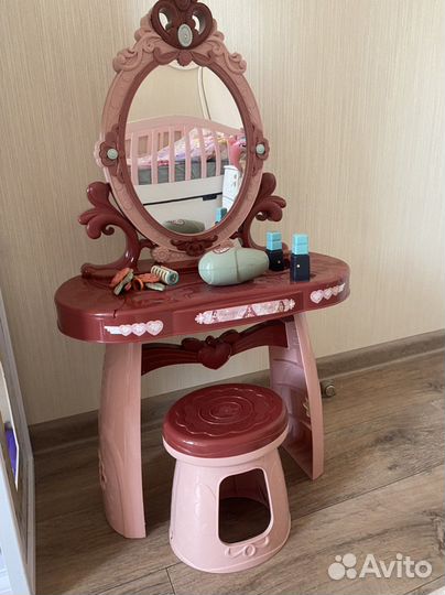 Туалетный столик для девочки