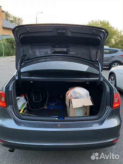 Volkswagen Jetta 1.6 AT, 2012, 295 000 км