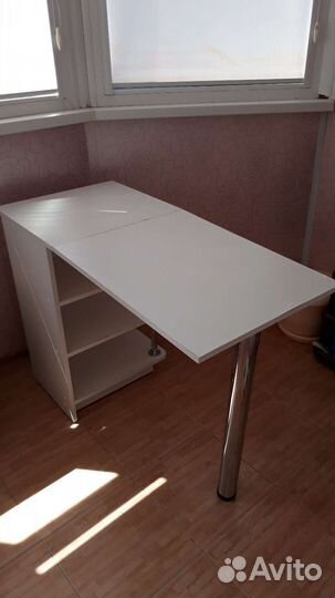 Маникюрный стол складной