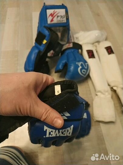 Перчатки для единоборств