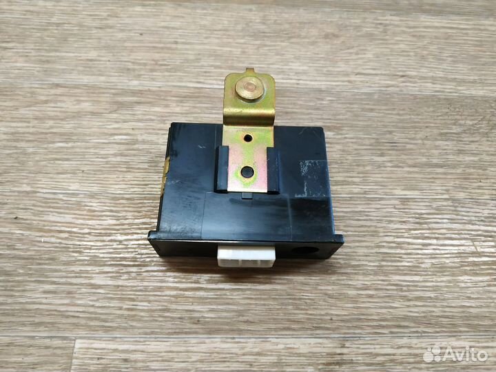 Блок управления дверями Mazda Capella 626 GF