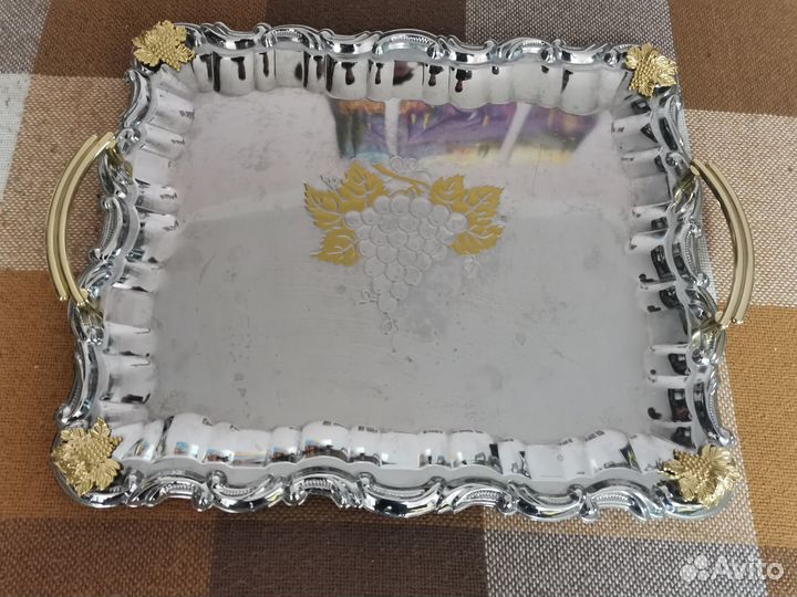 Поднос для еды и алкоголя