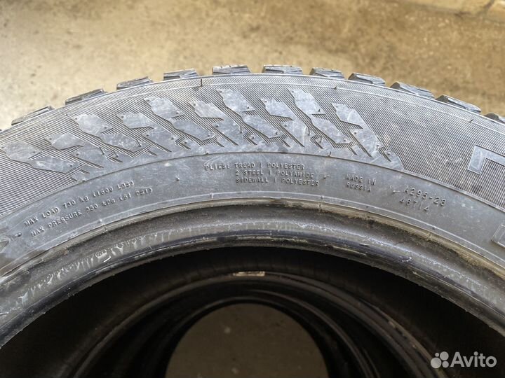 Nokian Tyres Hakkapeliitta 9 215/55 R16 97T