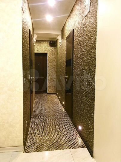 2-к. квартира, 80 м², 1/5 эт.