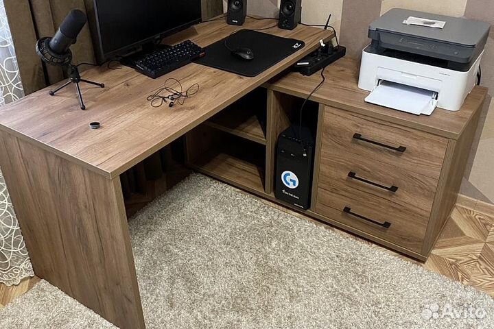 Компьютерный стол