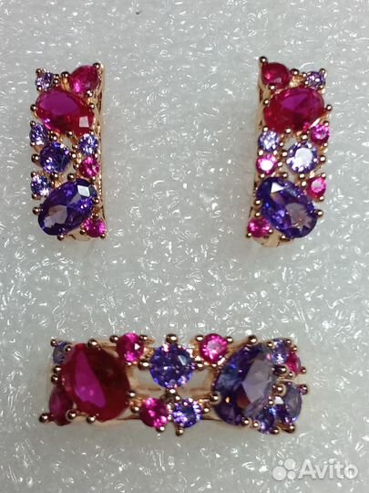 Золотой Комплект с Рубином.18 размер